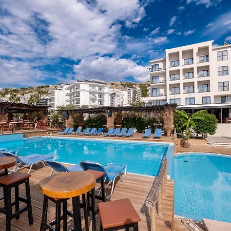 Grand Saranda 4*