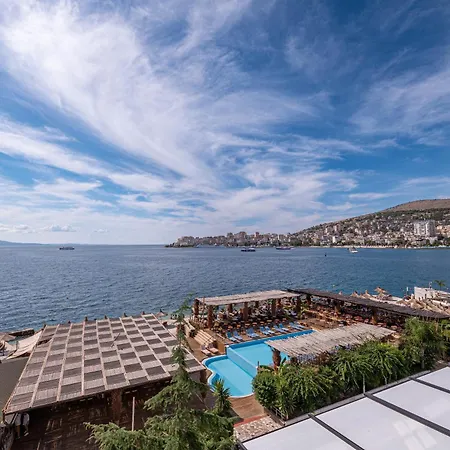 Grand Station touristique Saranda