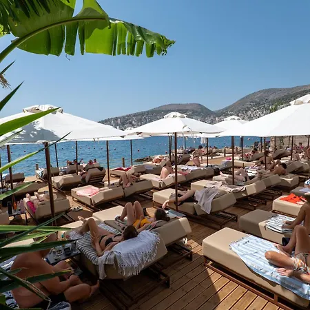 Grand 4* Saranda